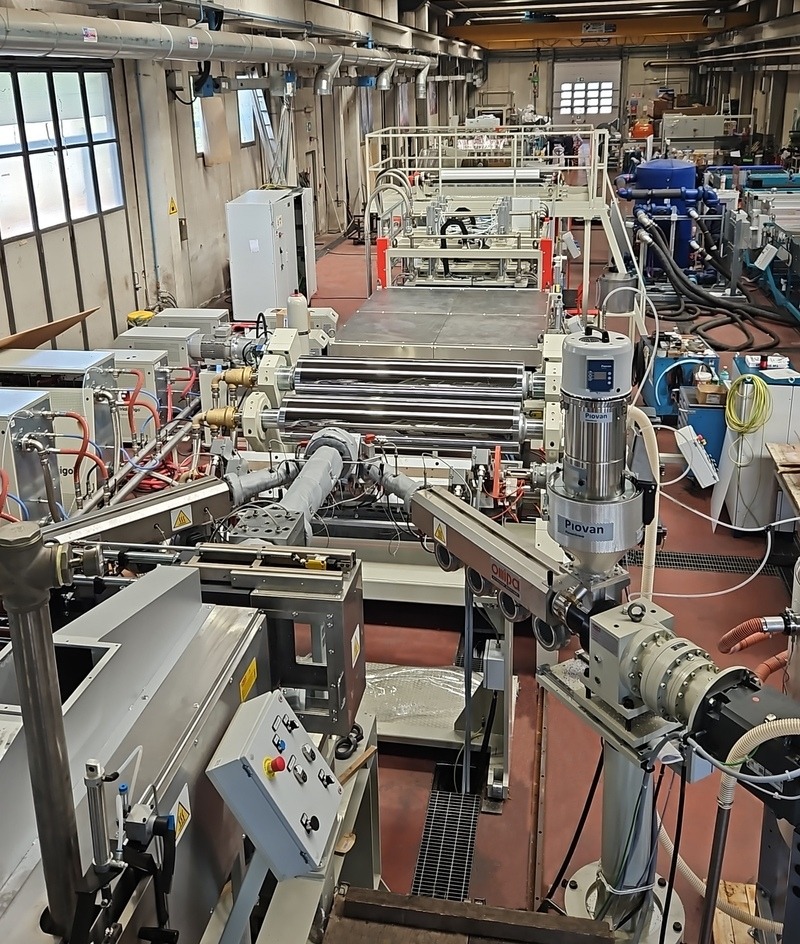 High optical quality sheets and corrugated profile